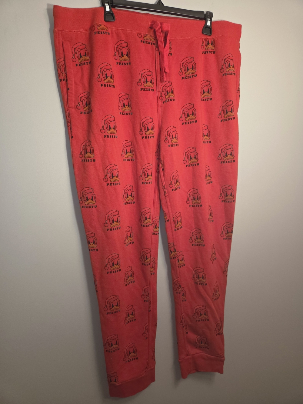 Disney x American Eagle Donald Duck Feisty Holiday Red Joggers Sweatpants XL.